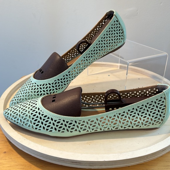Just Fab Shanny Pointy Toe Flats - Picture 3 of 8